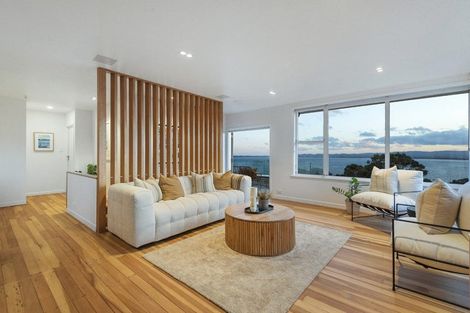 Photo of property in 1/106 Island Bay Road, Beach Haven, Auckland, 0626