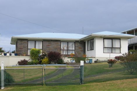 Photo of property in 15 Albert Street, Leigh, 0985