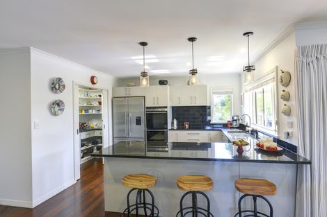 Photo of property in 1 Madison Street, Carterton, 5713