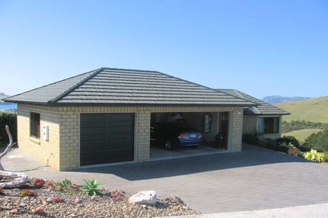 Photo of property in 176 Centennial Drive, Whitianga, 3510