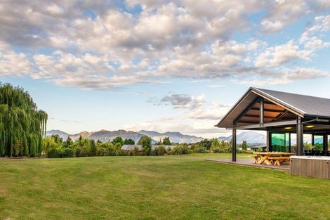 Photo of property in 58 Oak Lane, Wanaka, 9305