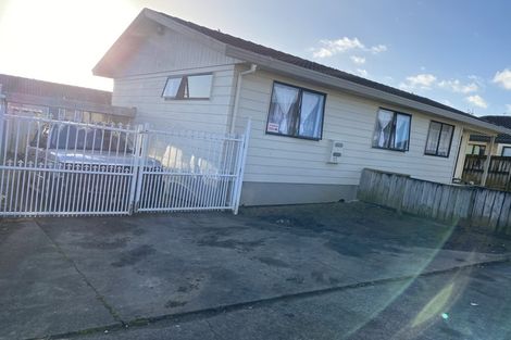 Photo of property in 2/11 Etherton Drive, Weymouth, Auckland, 2103