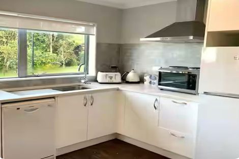 Photo of property in 1 Hoskins Avenue, Hillsborough, Auckland, 1042