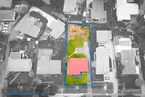 Photo of property in 33 Triangle Road, Massey, Auckland, 0614