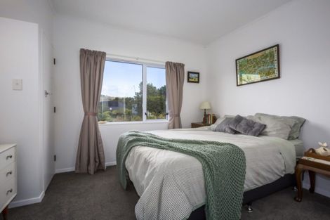 Photo of property in 3 Larsen Crescent, Tawa, Wellington, 5028