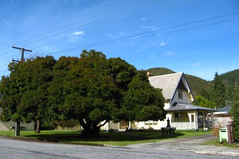 Photo of property in 15-17 Shiel Street, Reefton, 7830