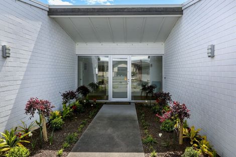 Photo of property in 5 Gleneagles Way, Waiwhakaiho, New Plymouth, 4312