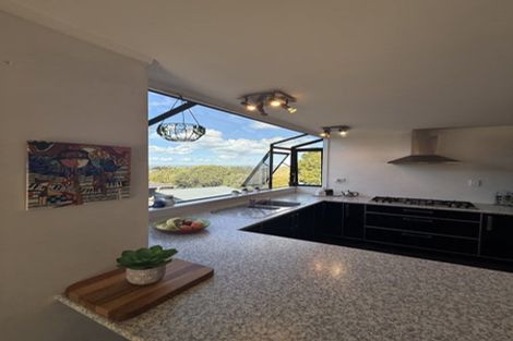 Photo of property in 99 Redoubt Road, Goodwood Heights, Auckland, 2105