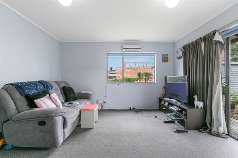 Photo of property in 48 Astley Avenue, New Lynn, Auckland, 0600