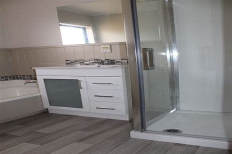 Photo of property in 11 Kaanapali Place, Wattle Downs, Auckland, 2103