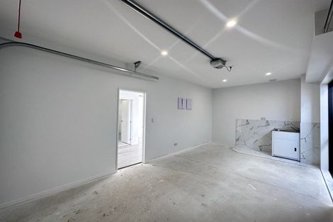 Photo of property in 3b Glennandrew Drive, Half Moon Bay, Auckland, 2012