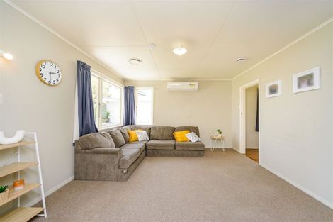 Photo of property in 27 Duff Crescent, Highbury, Palmerston North, 4412