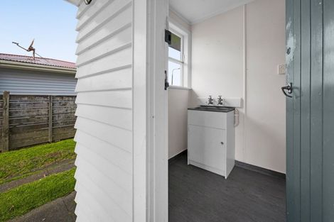 Photo of property in 40 Marama Crescent, Spotswood, New Plymouth, 4310