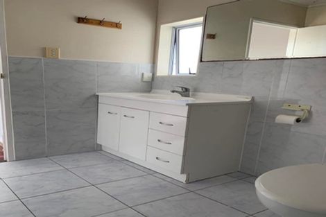 Photo of property in 44 Larne Avenue, Pakuranga Heights, Auckland, 2010