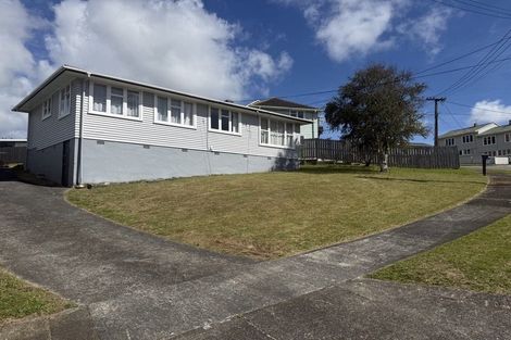Photo of property in 8 York Place, Cannons Creek, Porirua, 5024