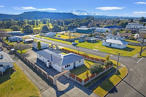 Photo of property in 16 Moore Street, Ohakune, 4625