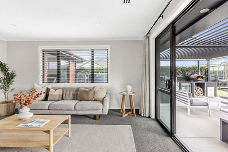 Photo of property in 15 Moemoea Place, Cambridge, 3434