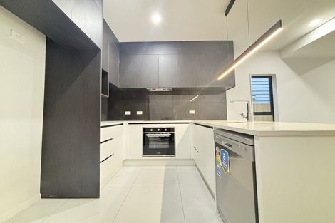 Photo of property in 7 Andy Crescent, Flat Bush, Auckland, 2016