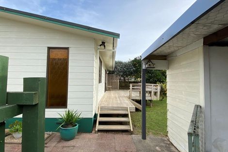 Photo of property in 12a Tamaki Bay Drive, Pakuranga, Auckland, 2010