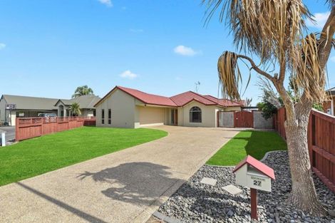Photo of property in 27 Cranbrook Place, Rototuna North, Hamilton, 3210