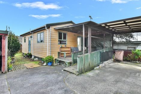Photo of property in 2 Barnard Place, Manurewa East, Auckland, 2102