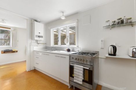 Photo of property in 1 Seddon Terrace, Newtown, Wellington, 6021