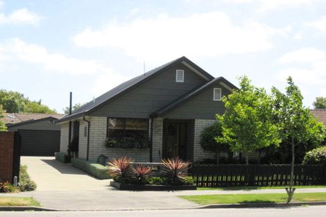 Photo of property in 17 Karnak Crescent, Russley, Christchurch, 8042