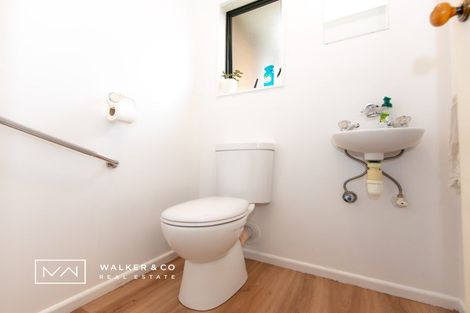 Photo of property in 2 Bathurst Street, Heretaunga, Upper Hutt, 5018