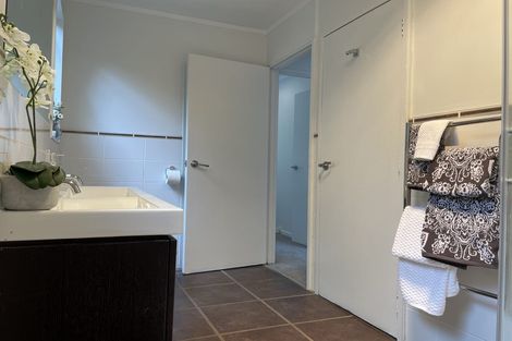 Photo of property in 17 Tacitus Place, Totara Vale, Auckland, 0629