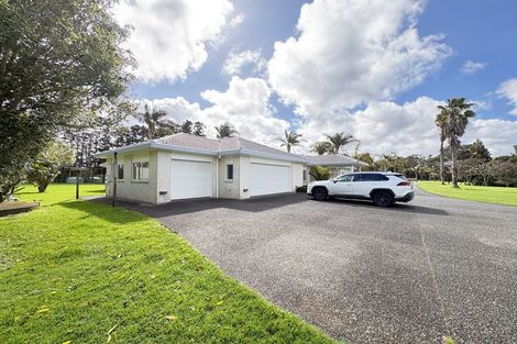 Photo of property in 154 Boord Crescent, Kumeu, 0891