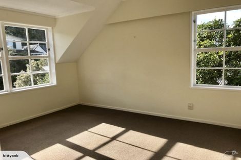 Photo of property in 17 Amapur Drive, Khandallah, Wellington, 6035