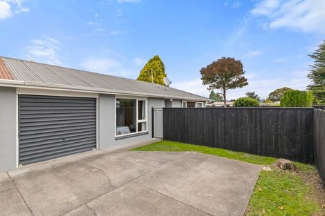 Photo of property in 2/77 Denise Crescent, Hornby, Christchurch, 8042