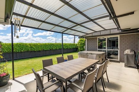 Photo of property in 1 Ruske Place, Grandview Heights, Hamilton, 3200