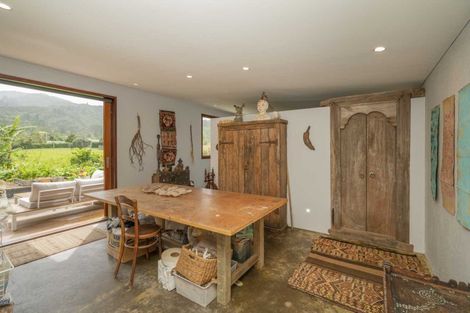 Photo of property in 19 Victoria Street, Coromandel, 3506