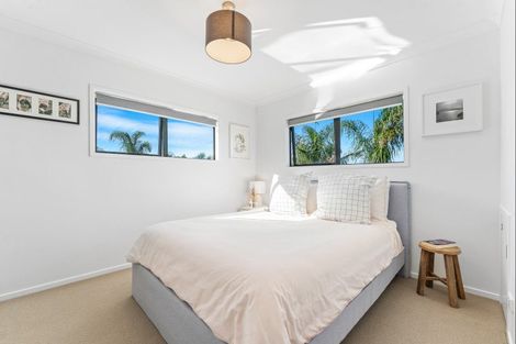 Photo of property in 2 Wonderview Road, Leigh, 0985