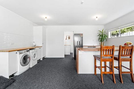 Photo of property in 31 Centreway Road, Orewa, 0931