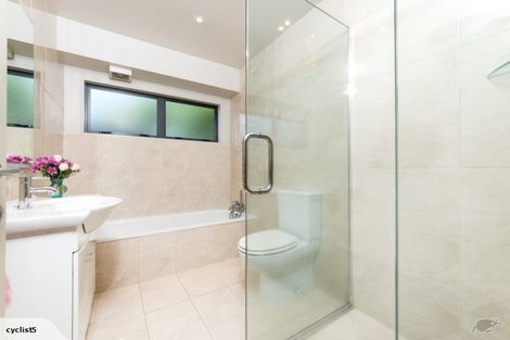 Photo of property in 33a Seacliffe Avenue, Belmont, Auckland, 0622