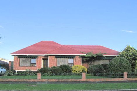 Photo of property in 13 Birdwood Avenue, Papatoetoe, Auckland, 2025