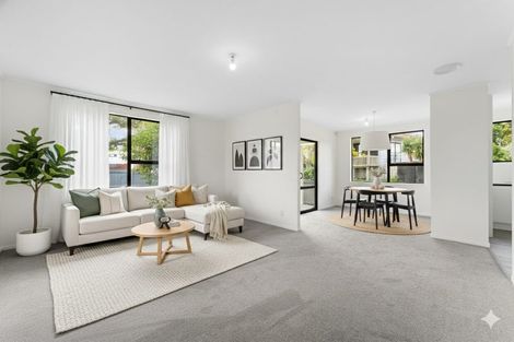 Photo of property in 1/10 Myna Place, Weymouth, Auckland, 2103
