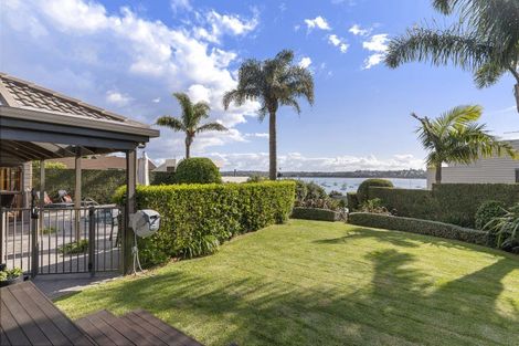 Photo of property in 23 Clyside Avenue, Half Moon Bay, Auckland, 2012