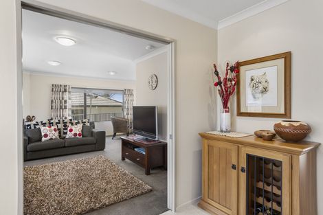 Photo of property in 25 Hawk Place, Welcome Bay, Tauranga, 3112