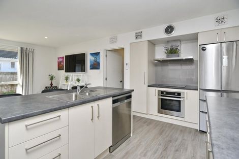 Photo of property in 241 Wainoni Road, Avondale, Christchurch, 8061