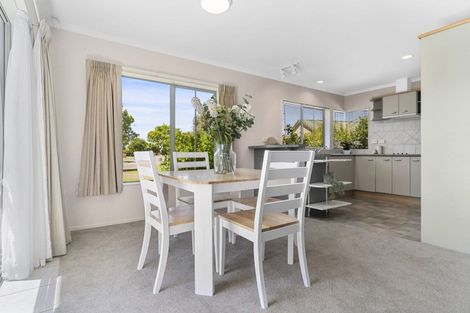 Photo of property in 14 Mcleod Place, Papamoa Beach, Papamoa, 3118