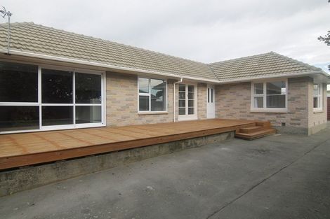 Photo of property in 69 Liverton Crescent, Bishopdale, Christchurch, 8053