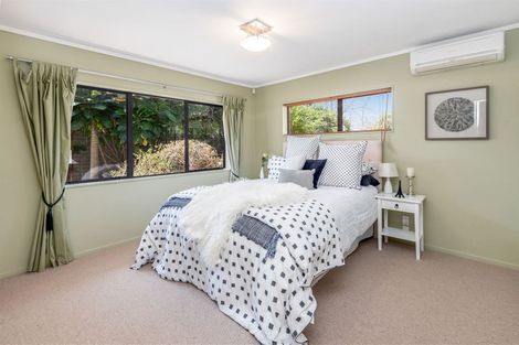 Photo of property in 43 Headcorn Place, Botany Downs, Auckland, 2010