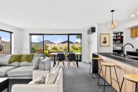 Photo of property in 16 Crossley Avenue, Woodend, 7610