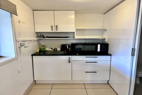 Photo of property in 13 Gosford Drive, Botany Downs, Auckland, 2010