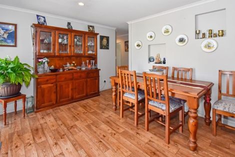 Photo of property in 7 Beverage Place, Rosehill, Papakura, 2113