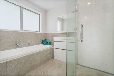 Photo of property in 21 Debenham Drive, Whitianga, 3510