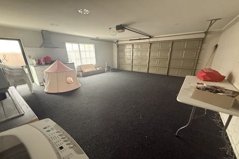 Photo of property in 25 Randwick Place, Randwick Park, Auckland, 2105